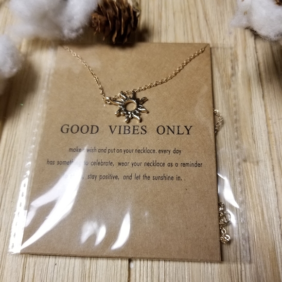 🌞🌞Super Cute Good Vibes Only necklace  in GOLD - Picture 3 of 14